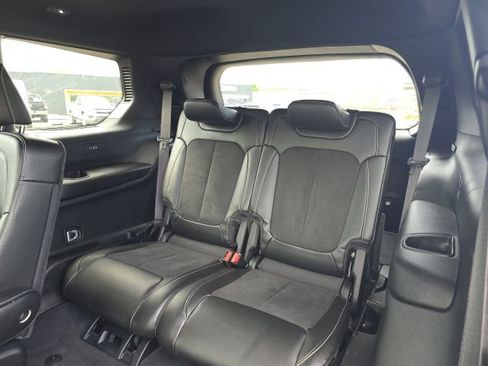 Used 2023 Jeep Grand Cherokee L Laredo AWD/4WD image 21