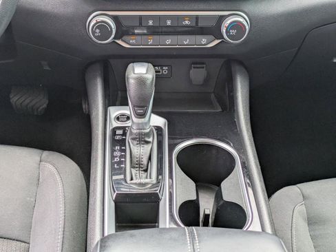 Used 2024 Nissan Altima 2.5 SV FWD image 18