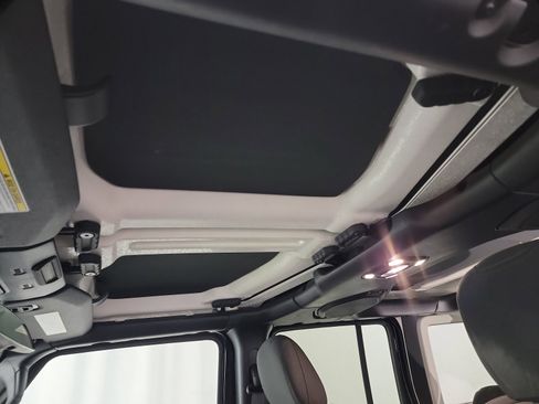 Used 2023 Jeep Wrangler Unlimited Sport image 24