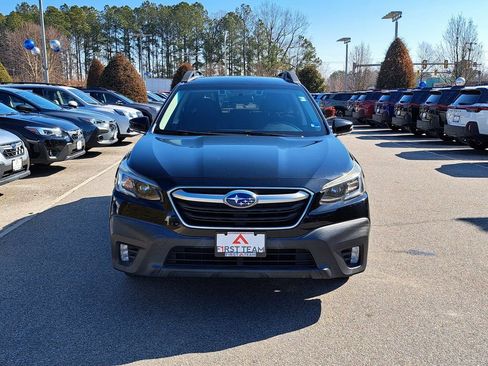 Used 2020 Subaru Outback Premium image 3