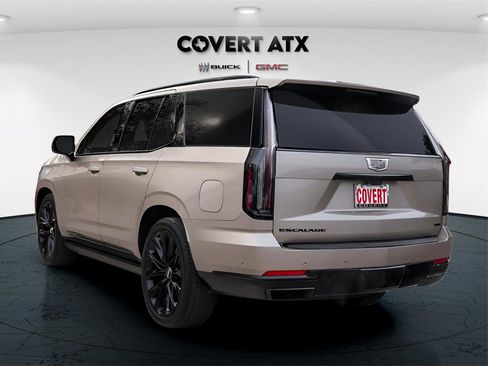 Used 2025 Cadillac Escalade Sport Platinum w/ LPO, ONYX Package image 5