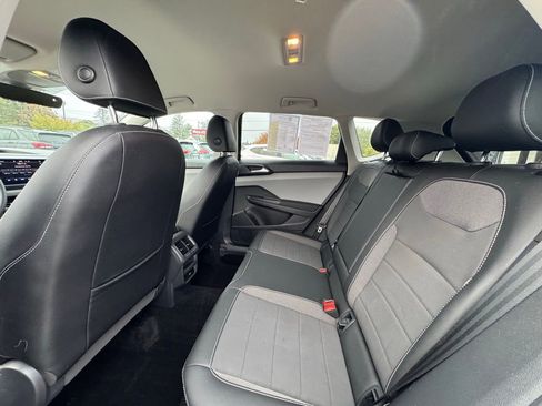 Used 2022 Volkswagen Taos SE image 14