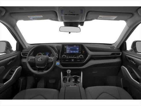 Used 2020 Toyota Highlander XLE AWD/4WD image 5