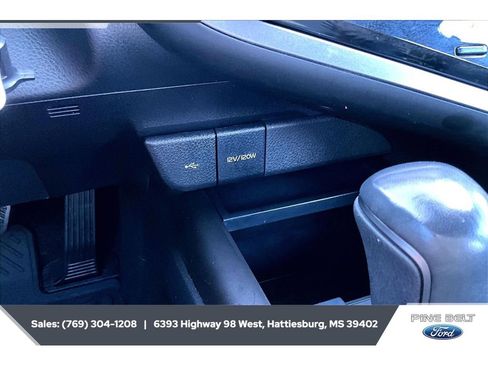Used 2022 Toyota Camry SE FWD image 24