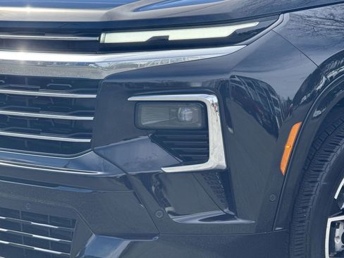 Used 2025 Chevrolet Traverse High Country w/ LPO, Floor Liner Package image 6