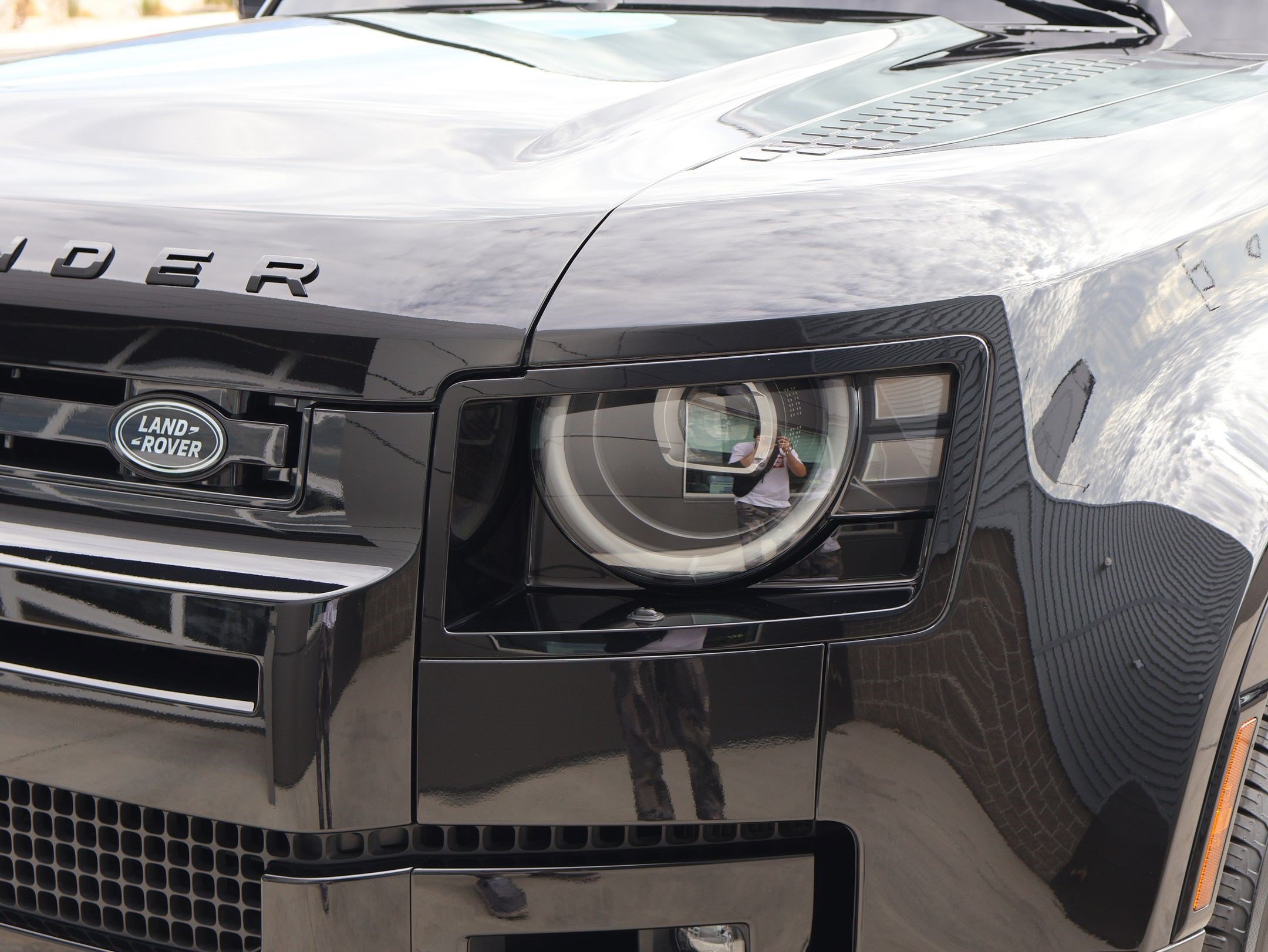 Used 2026 Land Rover Defender 110 X-Dynamic SE AWD/4WD image 12