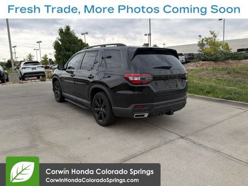 Used 2025 Honda Pilot Black Edition image 5