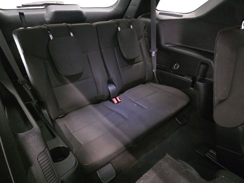 Used 2020 Ford Explorer XLT AWD/4WD image 9