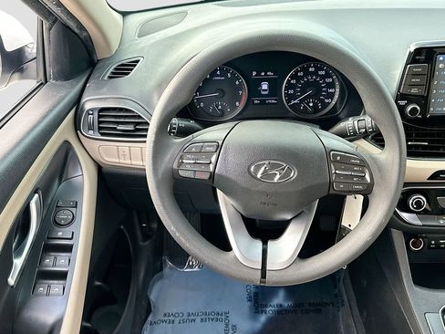 Used 2018 Hyundai Elantra GT image 20