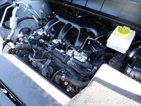 Certified 2025 Nissan Pathfinder SV FWD image 28