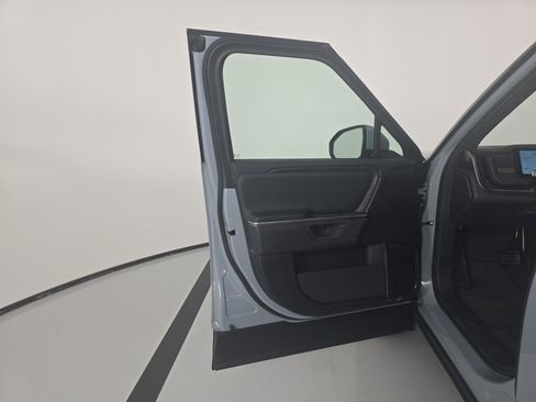 Used 2025 Rivian R1S Adventure AWD/4WD image 16