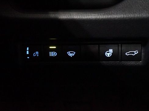 Certified 2022 Toyota RAV4 XLE w/ Convenience Package FWD image 23