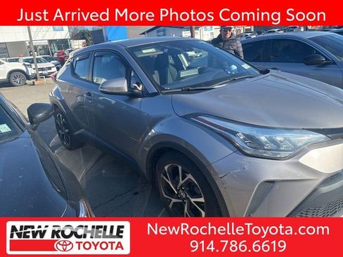 Used 2020 Toyota C-HR XLE image 1