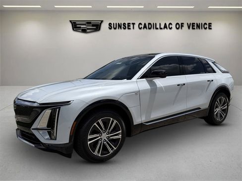 New 2026 Cadillac Lyriq Premium Luxury RWD image 7