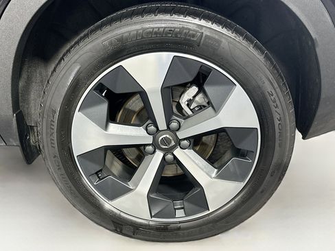 Used 2024 Volvo XC40 B5 Plus w/ Climate Package image 11