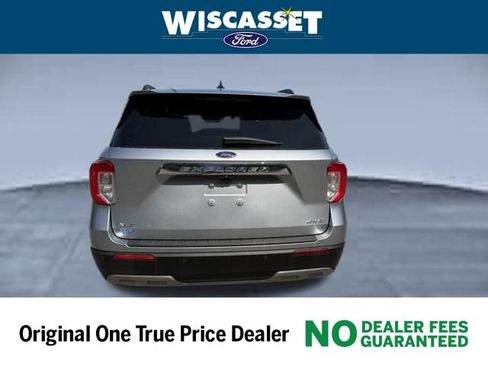 Certified 2022 Ford Explorer XLT w/ Equipment Group 202A image 29