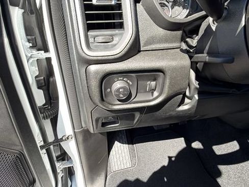 New 2026 RAM 1500 Express AWD/4WD image 30