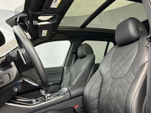 Used 2023 BMW X5 xDrive45e w/ Climate Comfort Package AWD/4WD image 15