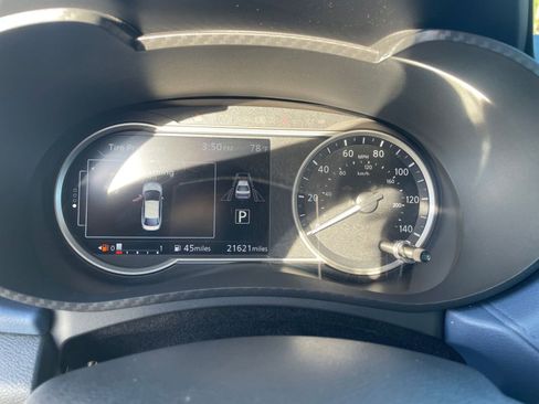 Used 2025 Nissan Versa SV w/ Trunk Package FWD image 38