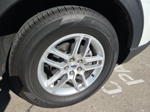 Used 2025 Ford Explorer Active image 5