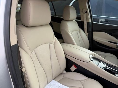 Used 2018 Buick Envision Premium w/ Driver Confidence Package image 11