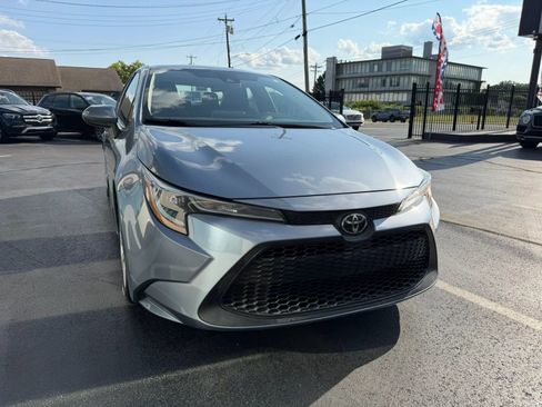 Used 2022 Toyota Corolla LE FWD image 16