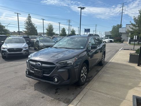 Certified 2025 Subaru Outback Premium AWD/4WD image 7