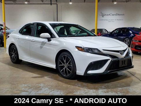 Used 2024 Toyota Camry SE FWD image 3