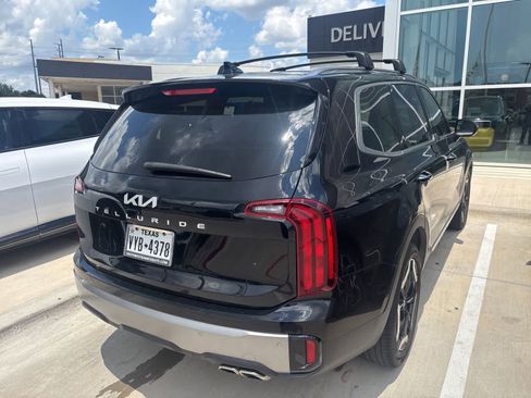 Certified 2024 Kia Telluride S w/ S Sunroof Package FWD image 3