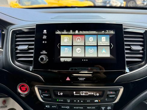 Used 2021 Honda Pilot Elite image 40
