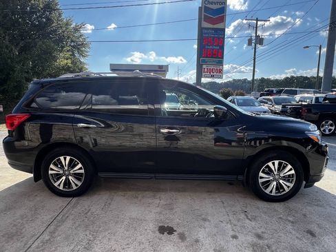 Used 2017 Nissan Pathfinder SL FWD image 7