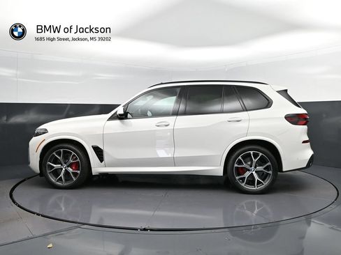 New 2026 BMW X5 xDrive40i w/ M Sport Package AWD/4WD image 4
