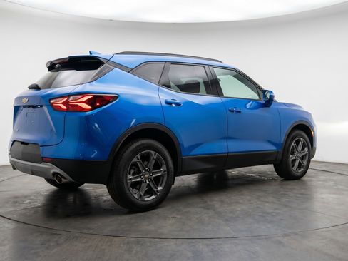 Used 2025 Chevrolet Blazer LT FWD image 9