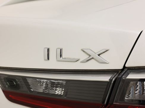 Used 2022 Acura ILX w/ Premium Package image 15