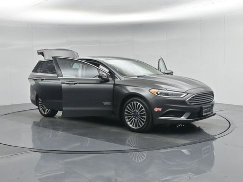 Used 2018 Ford Fusion Energi SE image 30