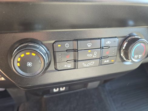 Used 2019 Ford F150 XLT w/ Equipment Group 302A Luxury AWD/4WD image 13