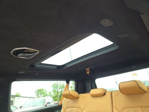 Used 2025 Jeep Grand Wagoneer L Series III w/ Rear Seat Video Group 1 AWD/4WD image 43