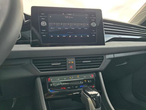 New 2026 Volkswagen Jetta SE FWD image 25