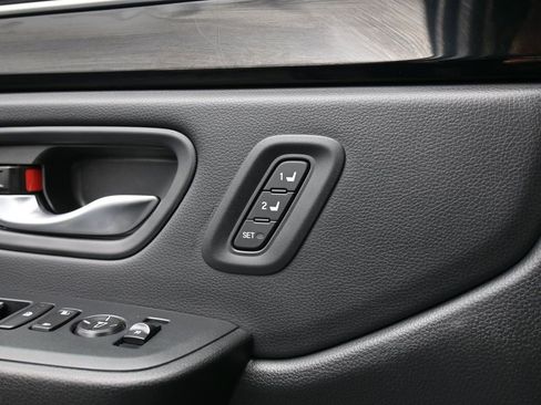 Certified 2025 Honda Pilot EX-L image 32