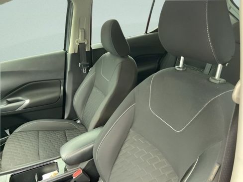 Used 2021 Nissan Kicks SV FWD image 17