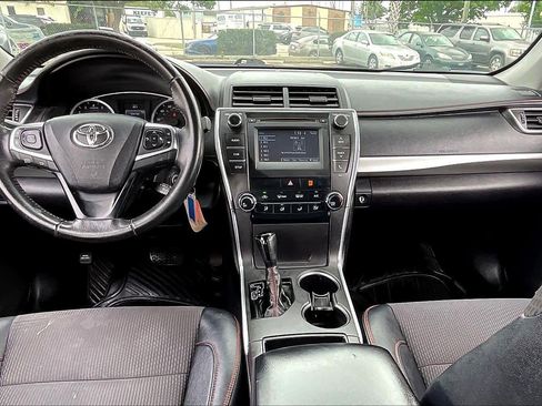 Used 2017 Toyota Camry LE image 16