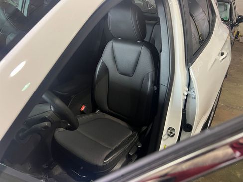 Used 2025 Buick Encore GX Preferred image 35