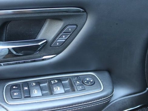 Used 2023 RAM 1500 Limited AWD/4WD image 11