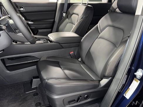 New 2026 Nissan Pathfinder SL image 17