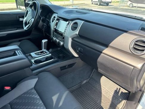 Used 2020 Toyota Tundra SR5 w/ SR5 Upgrade Package AWD/4WD image 16