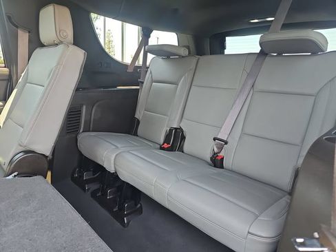 Certified 2024 GMC Yukon XL SLT AWD/4WD image 17