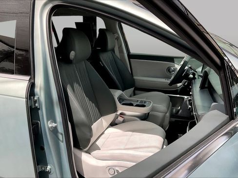 Certified 2026 Hyundai Ioniq 9 Calligraphy AWD/4WD image 8