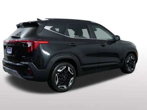 Certified 2024 Kia Seltos SX w/ SX Sunroof Package AWD/4WD image 11