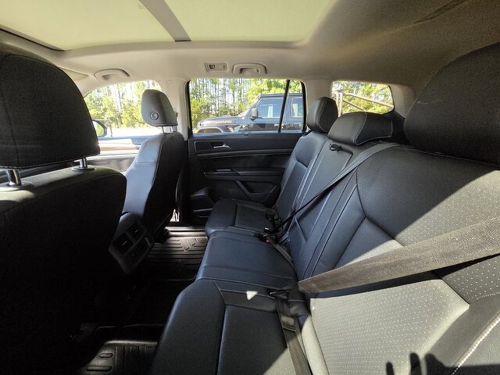 Used 2021 Volkswagen Atlas SE w/ Panoramic Sunroof Package FWD image 6