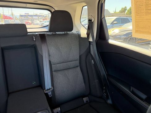 Used 2025 Nissan Rogue SV AWD/4WD image 38